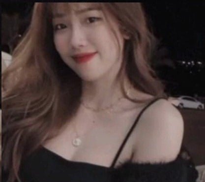 คลิปของภาษาอังกฤษสีดำเป็นครั้งแรกที่มีผู้หญิง 3 คนที่เหนื่อยล้า