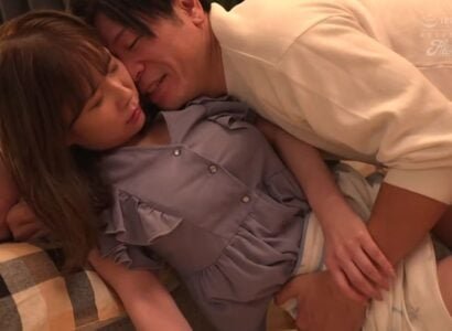 มีเพศสัมพันธ์กับผู้หญิงของเธอโดยไม่เหนื่อยเมื่อไปเยี่ยมบ้าน