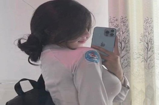 น้องสาวรู้สึกประหลาดใจที่เห็นขนาดของพี่ชายที่น่ากลัวของพี่ชายของเธอ
